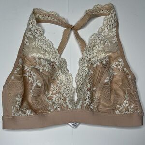 Wacoal 36 Embrace Lace Wire Free Bralette Bra Embroidery Floral Plunge Soft